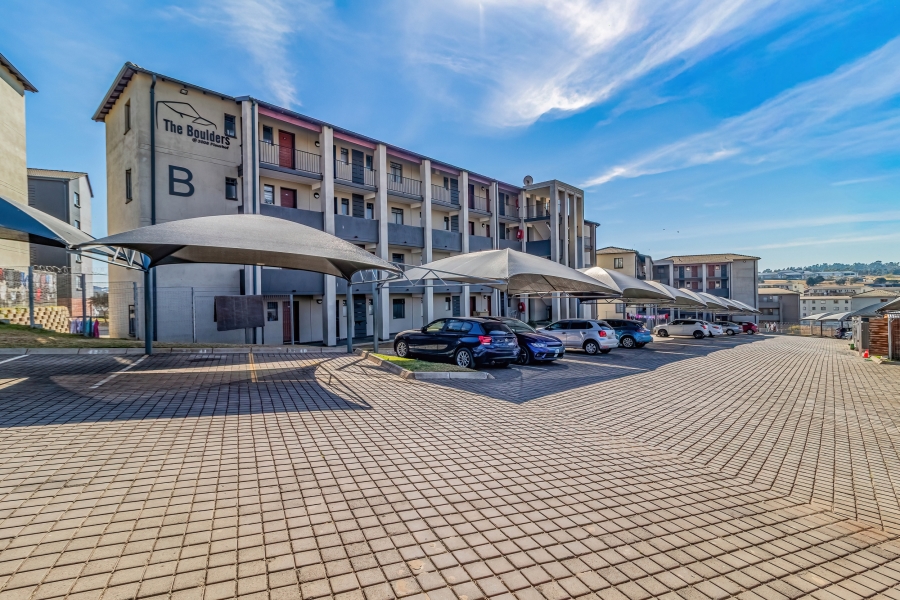 2 Bedroom Property for Sale in Fleurhof Gauteng