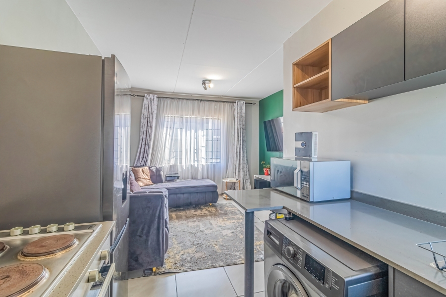 2 Bedroom Property for Sale in Fleurhof Gauteng