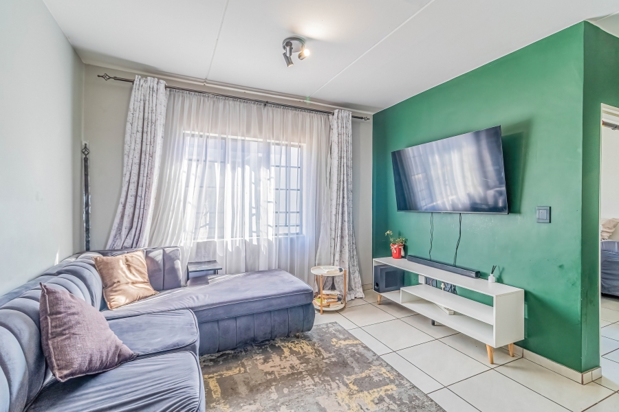 2 Bedroom Property for Sale in Fleurhof Gauteng