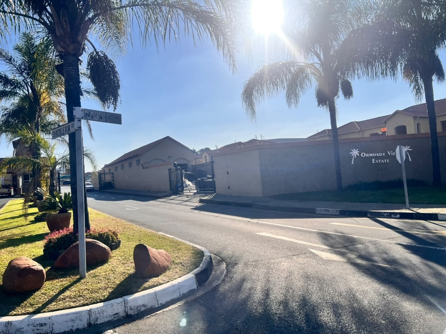 1 Bedroom Property for Sale in Ormonde View Gauteng