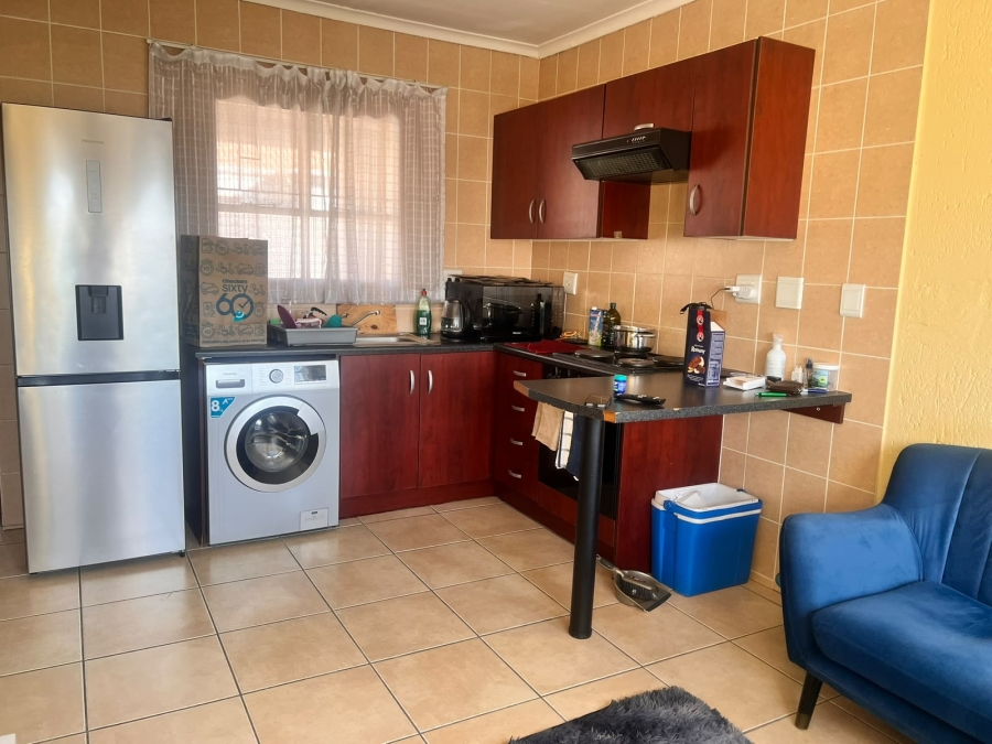 1 Bedroom Property for Sale in Ormonde View Gauteng