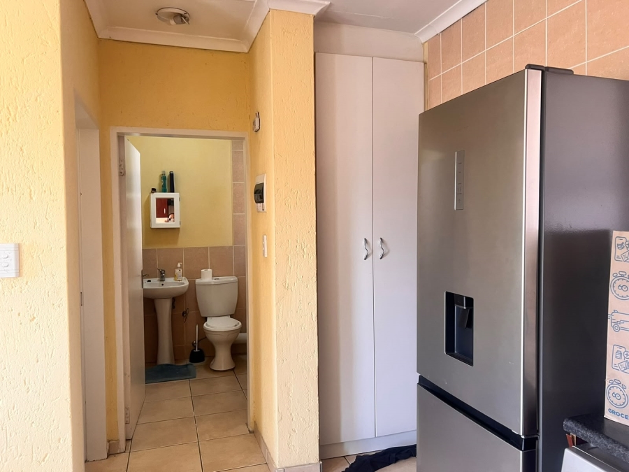 1 Bedroom Property for Sale in Ormonde View Gauteng