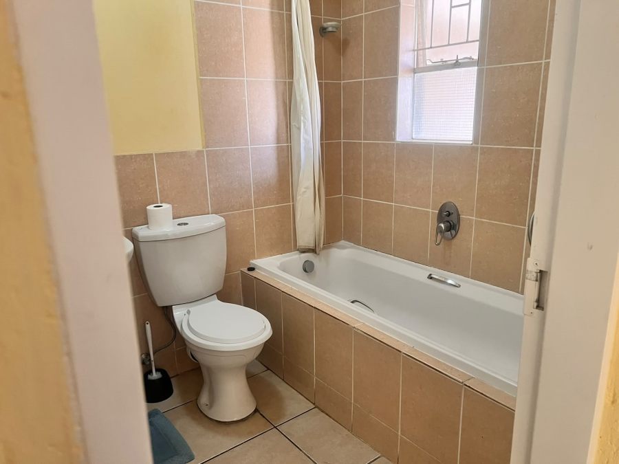1 Bedroom Property for Sale in Ormonde View Gauteng