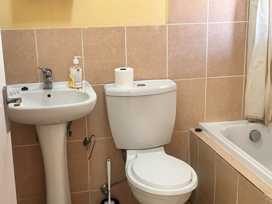 1 Bedroom Property for Sale in Ormonde View Gauteng