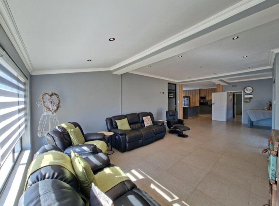 3 Bedroom Property for Sale in Meyerton Central Gauteng