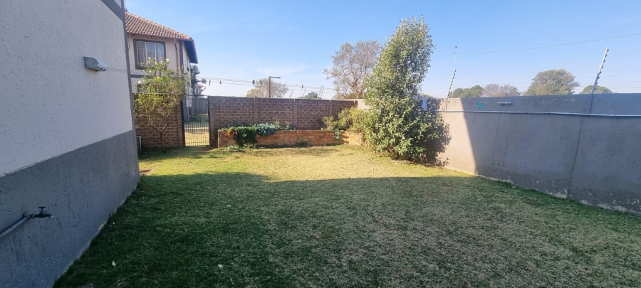 To Let 2 Bedroom Property for Rent in Parkrand Gauteng