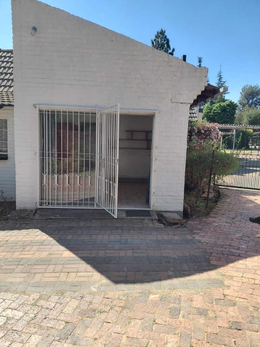 To Let 1 Bedroom Property for Rent in Glen Austin Gauteng