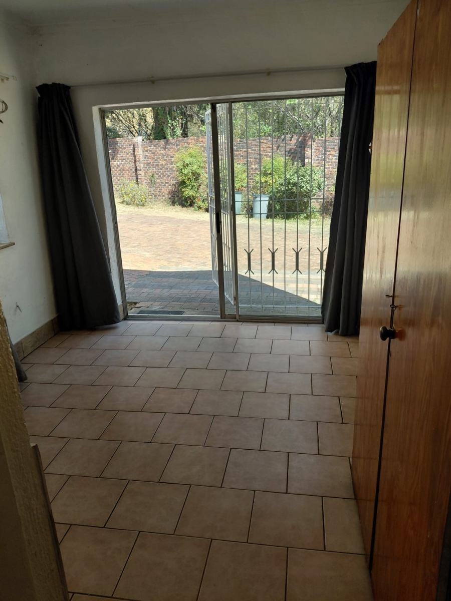 To Let 1 Bedroom Property for Rent in Glen Austin Gauteng