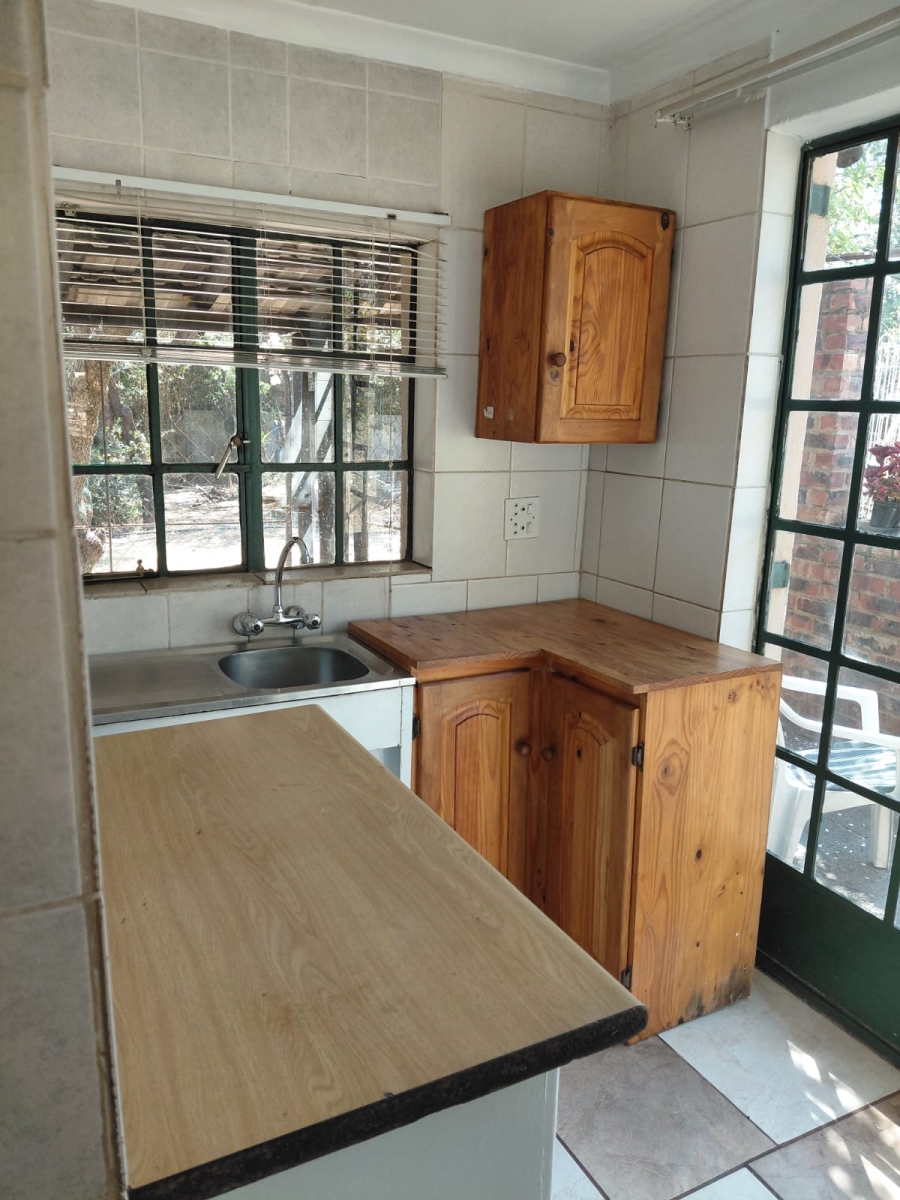 To Let 1 Bedroom Property for Rent in Glen Austin Gauteng