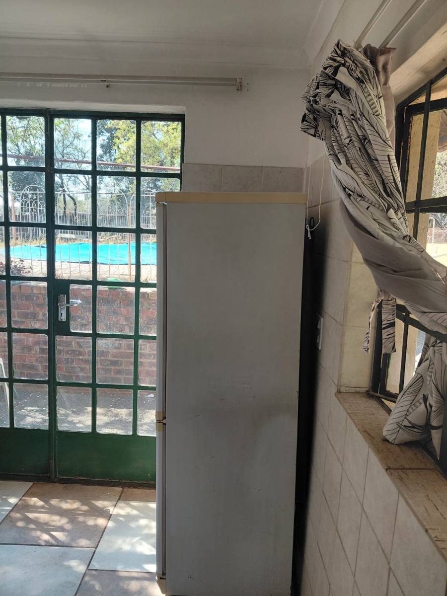 To Let 1 Bedroom Property for Rent in Glen Austin Gauteng