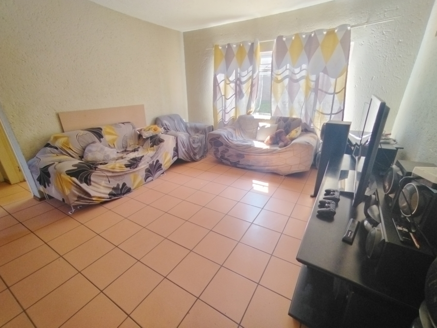2 Bedroom Property for Sale in Die Hoewes Gauteng
