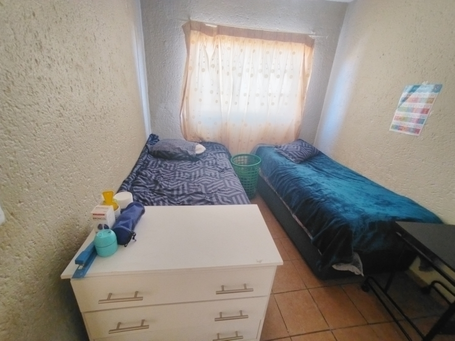 2 Bedroom Property for Sale in Die Hoewes Gauteng