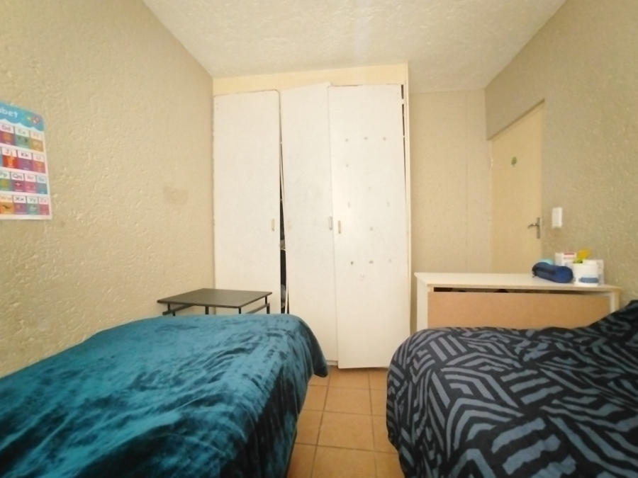 2 Bedroom Property for Sale in Die Hoewes Gauteng