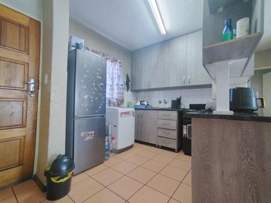 2 Bedroom Property for Sale in Die Hoewes Gauteng