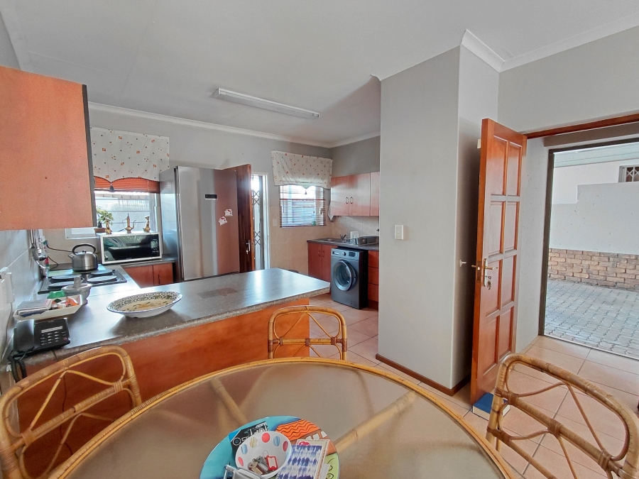 2 Bedroom Property for Sale in Willow Park Manor Gauteng