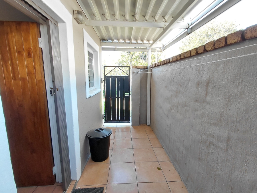 2 Bedroom Property for Sale in Willow Park Manor Gauteng