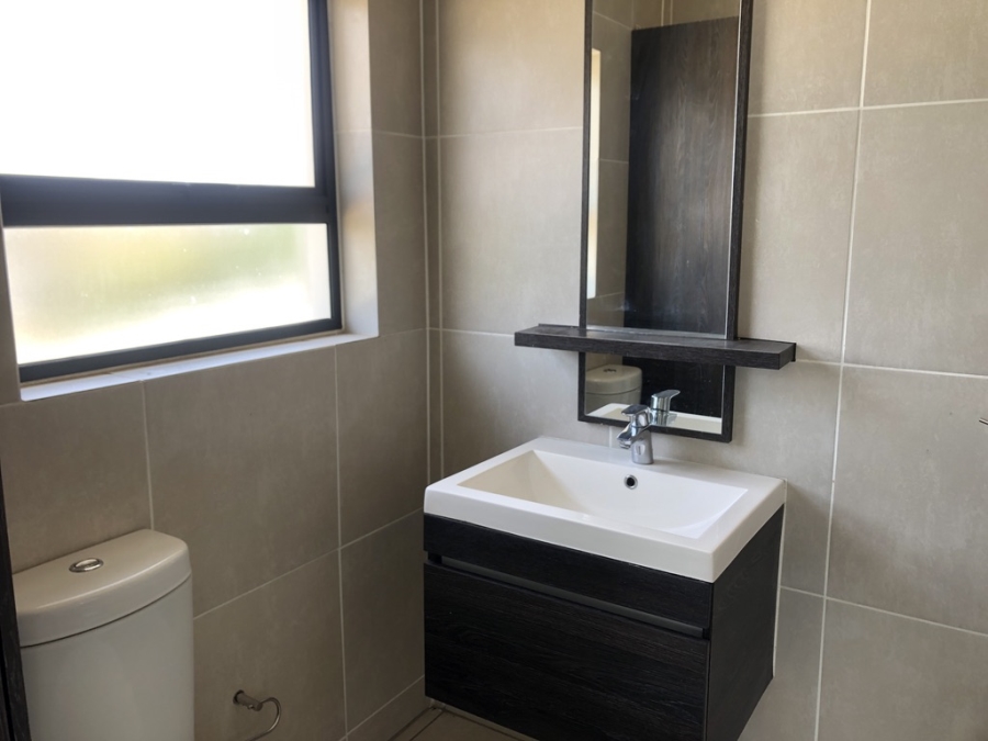 To Let 1 Bedroom Property for Rent in Petervale Gauteng