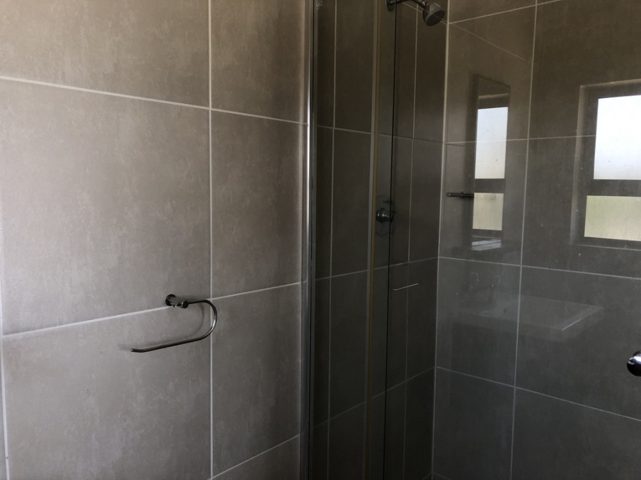 To Let 1 Bedroom Property for Rent in Petervale Gauteng