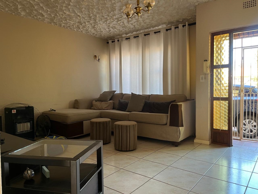 3 Bedroom Property for Sale in Oakdene Gauteng