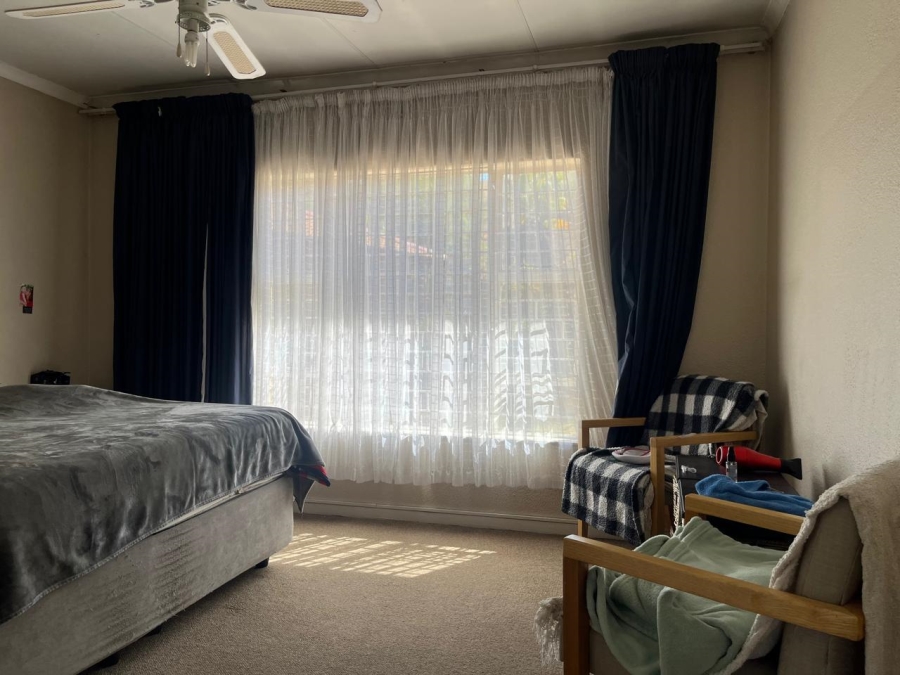 3 Bedroom Property for Sale in Oakdene Gauteng