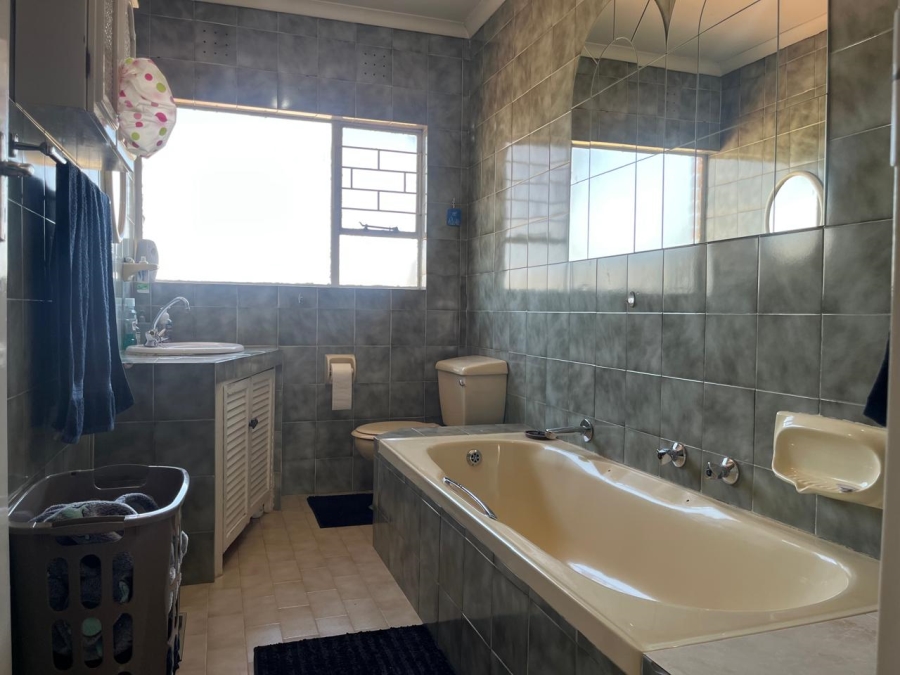 3 Bedroom Property for Sale in Oakdene Gauteng