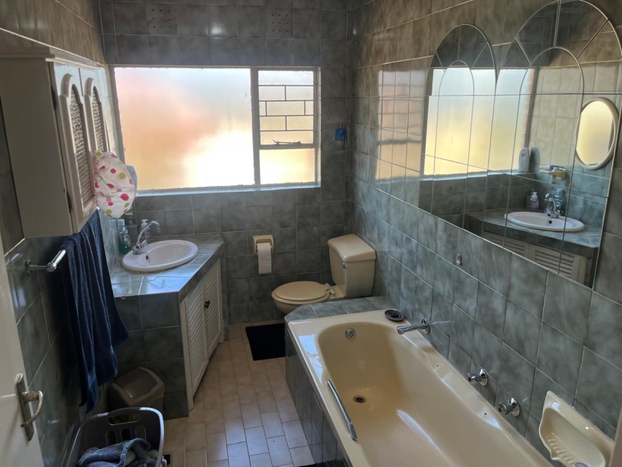 3 Bedroom Property for Sale in Oakdene Gauteng