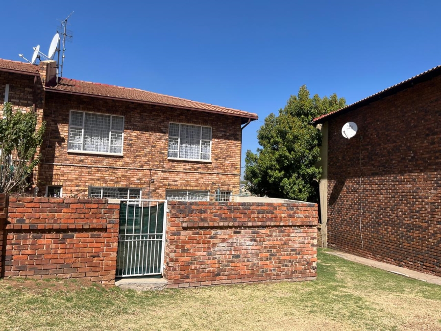 3 Bedroom Property for Sale in Oakdene Gauteng
