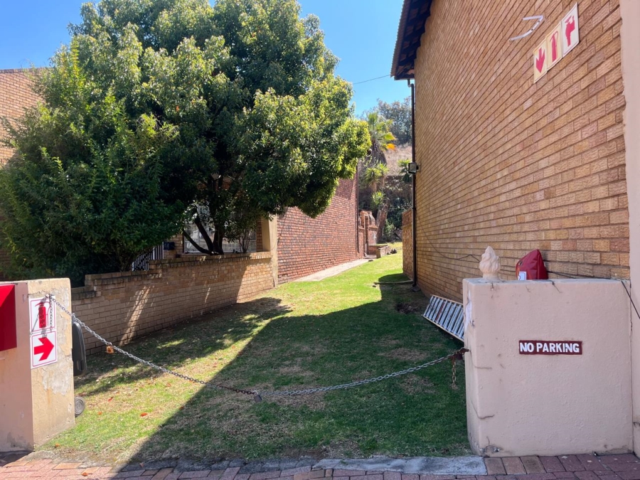 3 Bedroom Property for Sale in Oakdene Gauteng