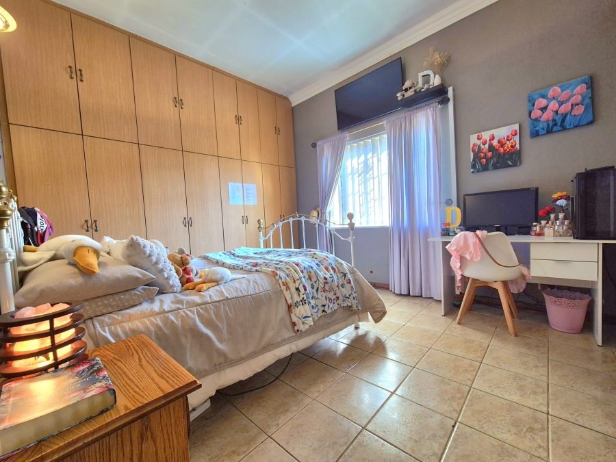 7 Bedroom Property for Sale in Dalview Gauteng