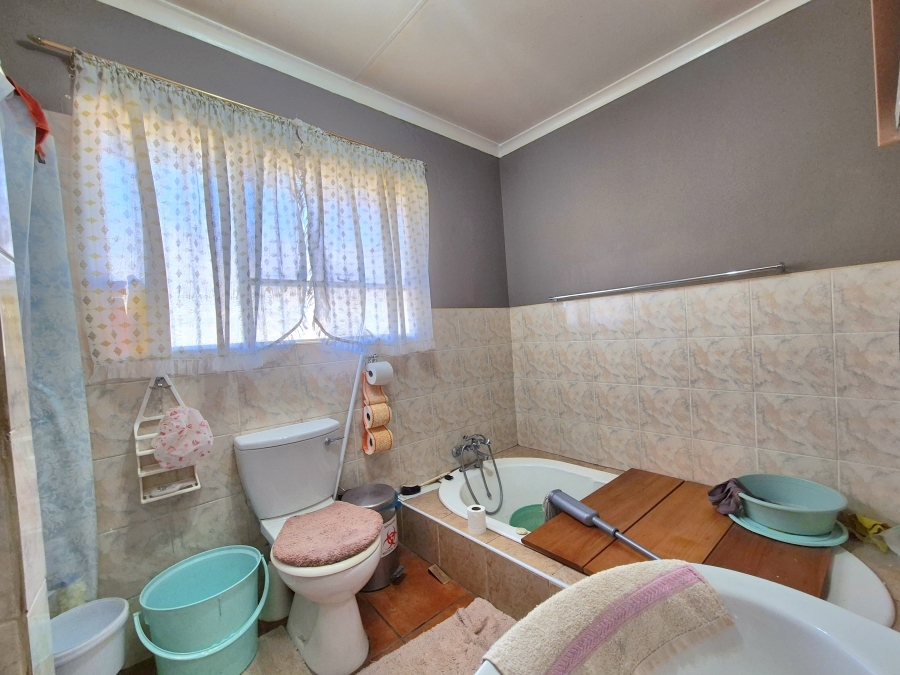 7 Bedroom Property for Sale in Dalview Gauteng