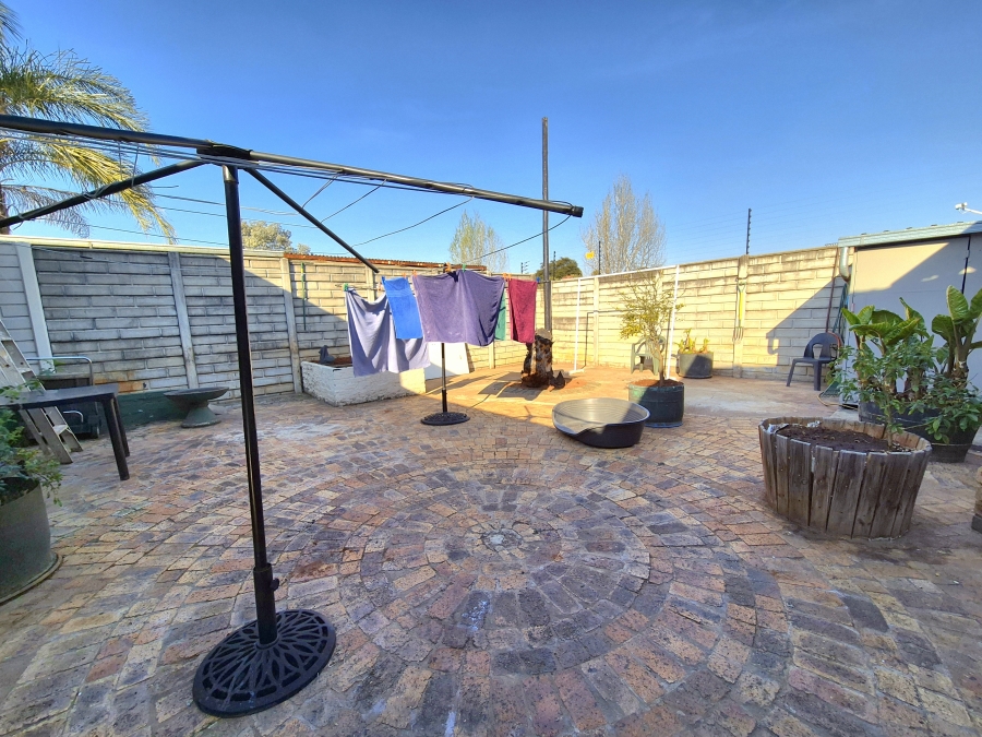 7 Bedroom Property for Sale in Dalview Gauteng
