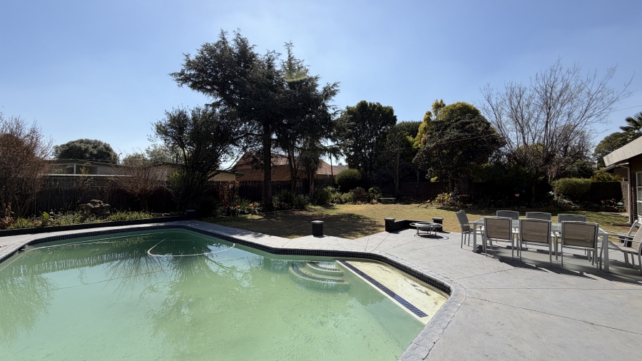 4 Bedroom Property for Sale in Farrarmere Gauteng
