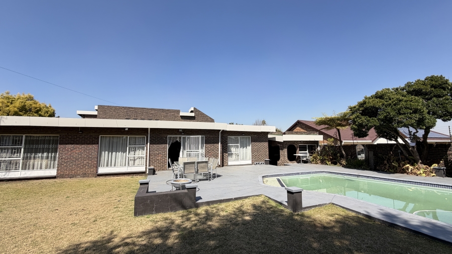4 Bedroom Property for Sale in Farrarmere Gauteng