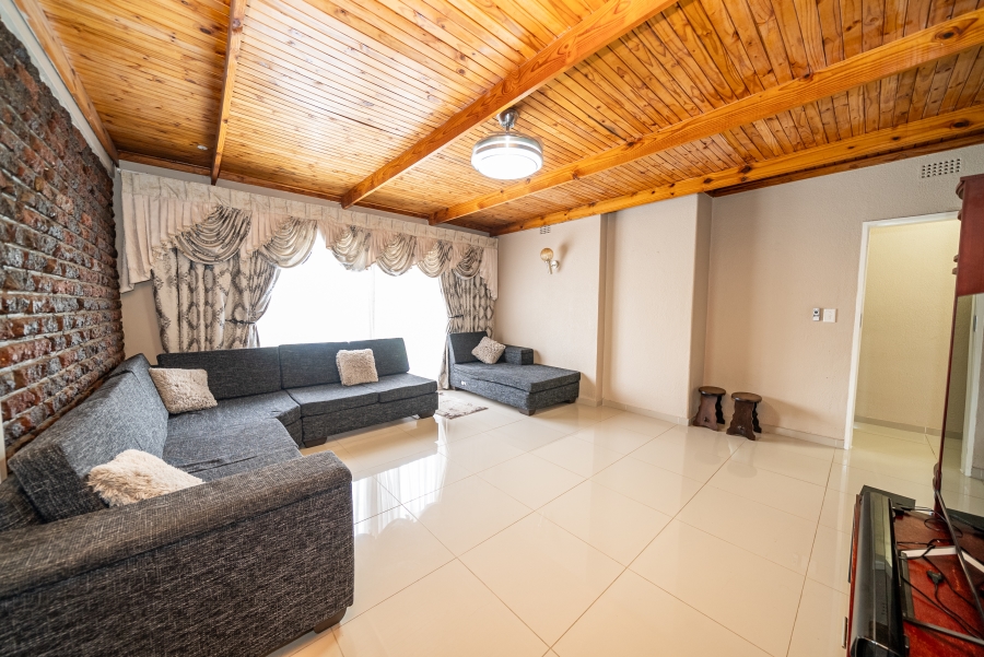 4 Bedroom Property for Sale in Farrarmere Gauteng