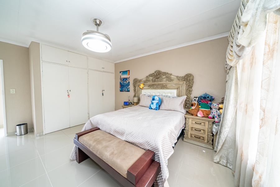 4 Bedroom Property for Sale in Farrarmere Gauteng