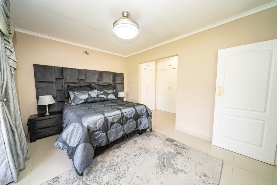 4 Bedroom Property for Sale in Farrarmere Gauteng