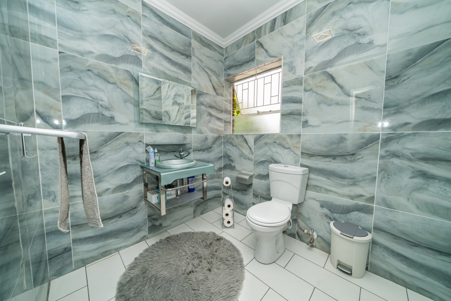 4 Bedroom Property for Sale in Farrarmere Gauteng