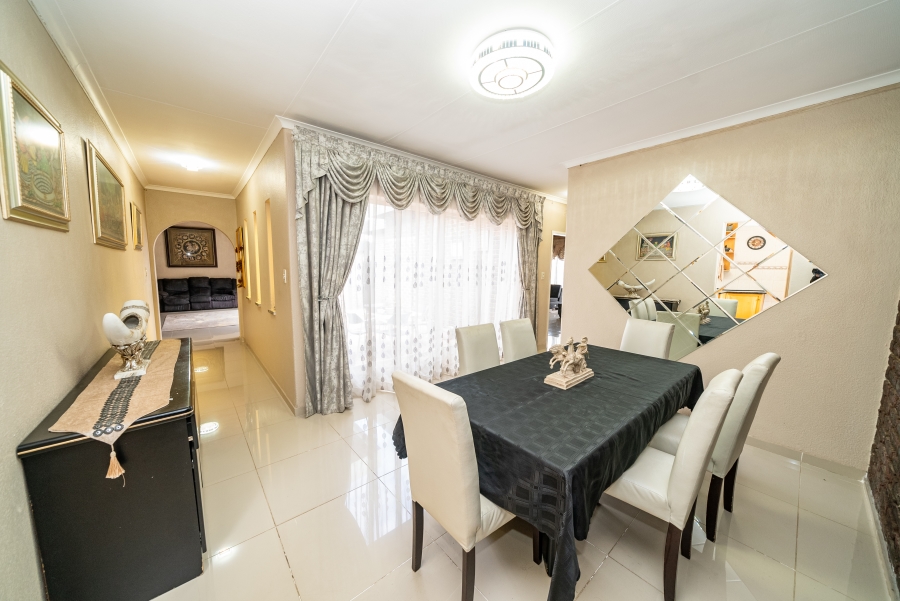 4 Bedroom Property for Sale in Farrarmere Gauteng