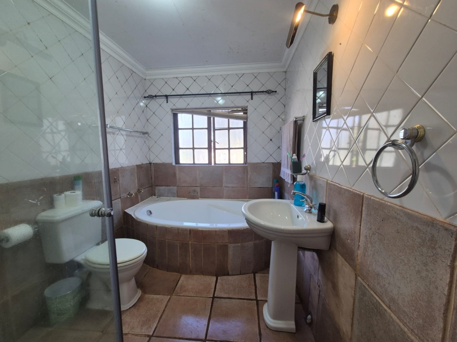 2 Bedroom Property for Sale in Vanderbijlpark SE 4 Gauteng