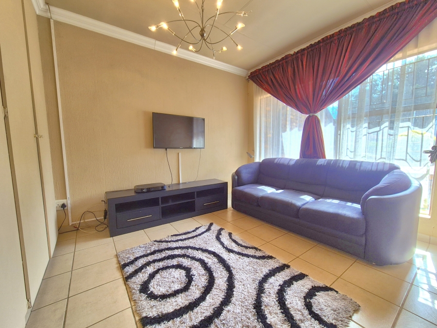 To Let 1 Bedroom Property for Rent in Sunward Park Gauteng