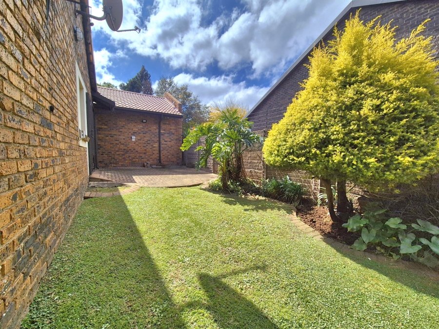 To Let 1 Bedroom Property for Rent in Sunward Park Gauteng