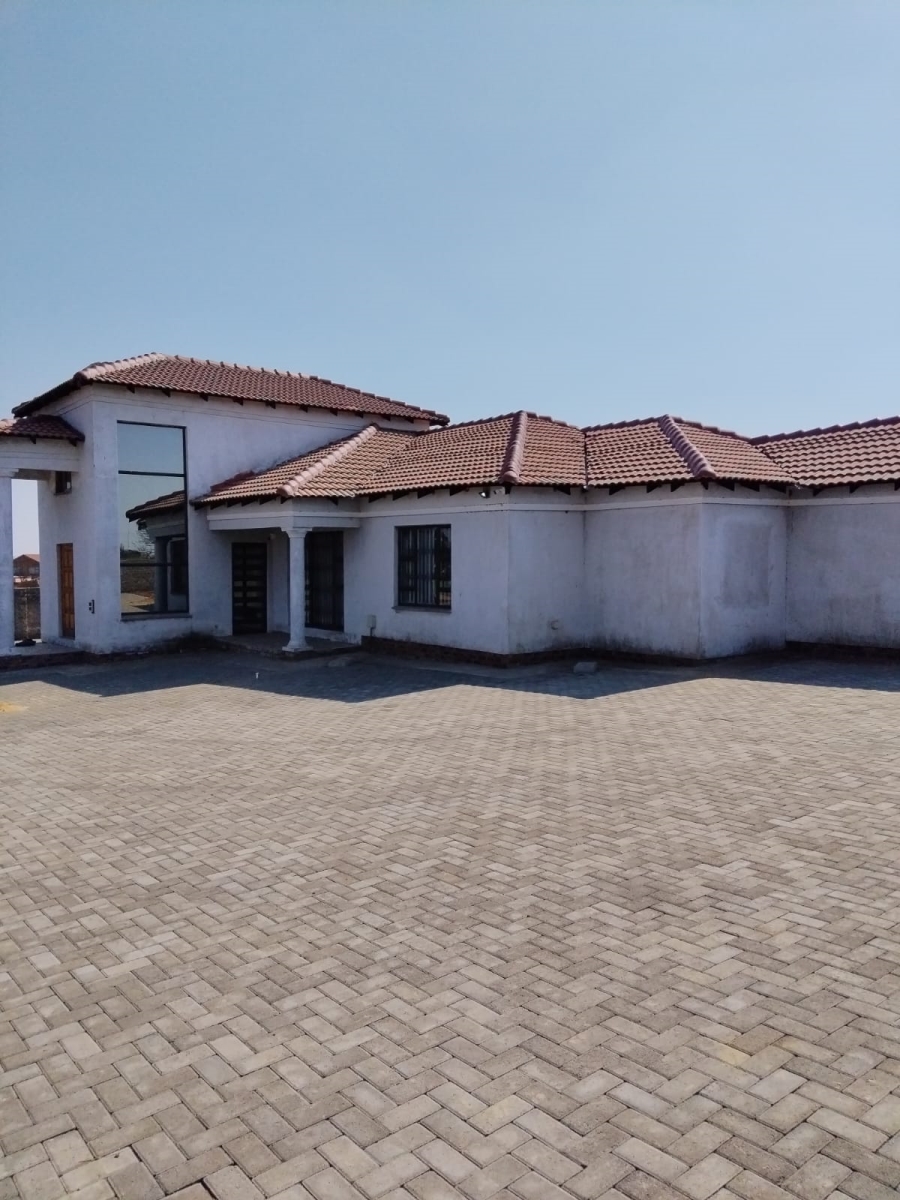 3 Bedroom Property for Sale in Vaaloewer Gauteng