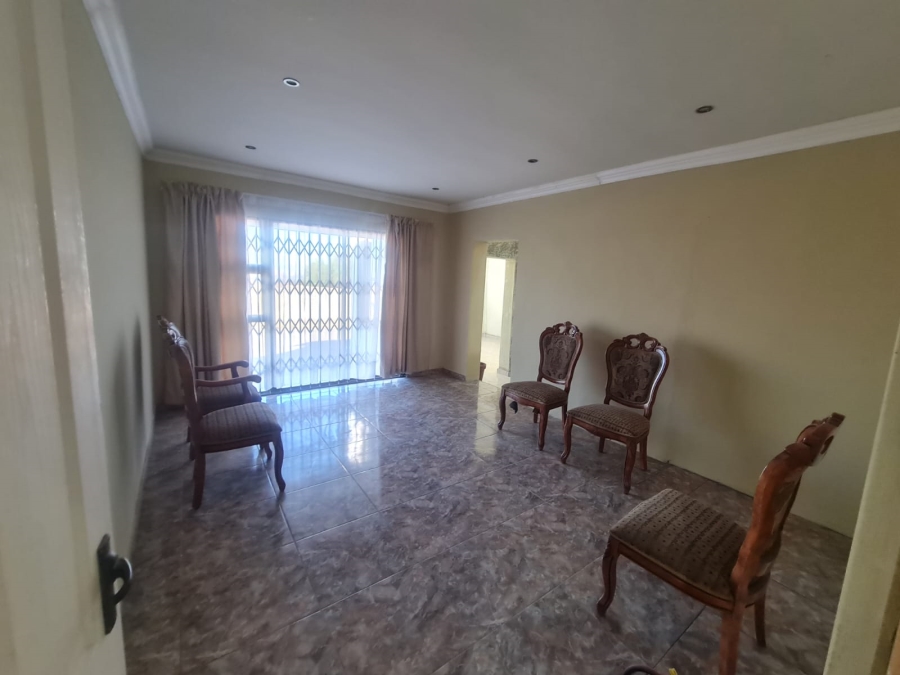 3 Bedroom Property for Sale in Vaaloewer Gauteng