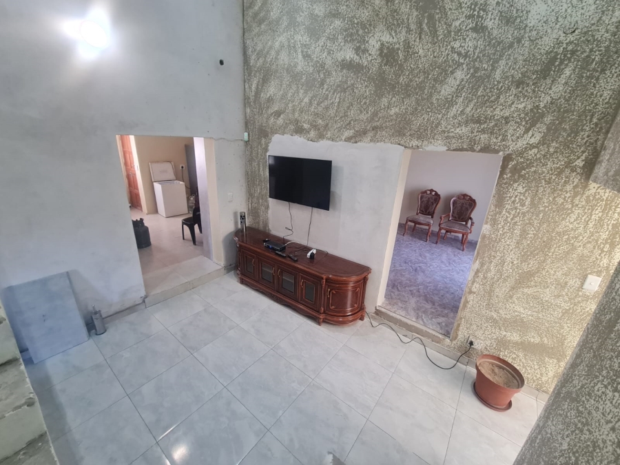 3 Bedroom Property for Sale in Vaaloewer Gauteng