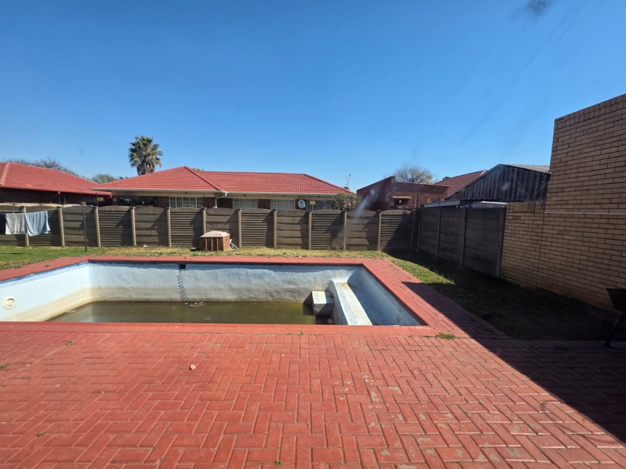 3 Bedroom Property for Sale in Vanderbijlpark SE 6 Gauteng