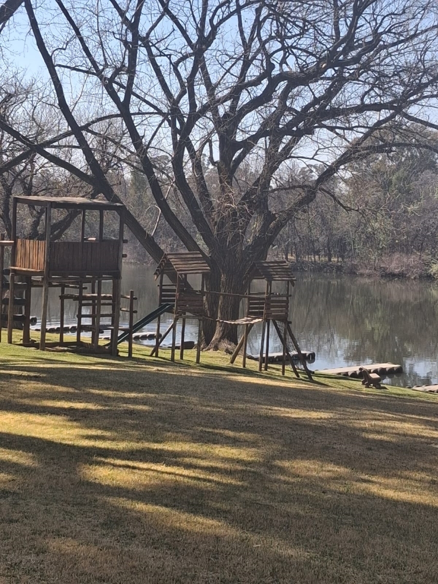 2 Bedroom Property for Sale in Peacehaven Gauteng