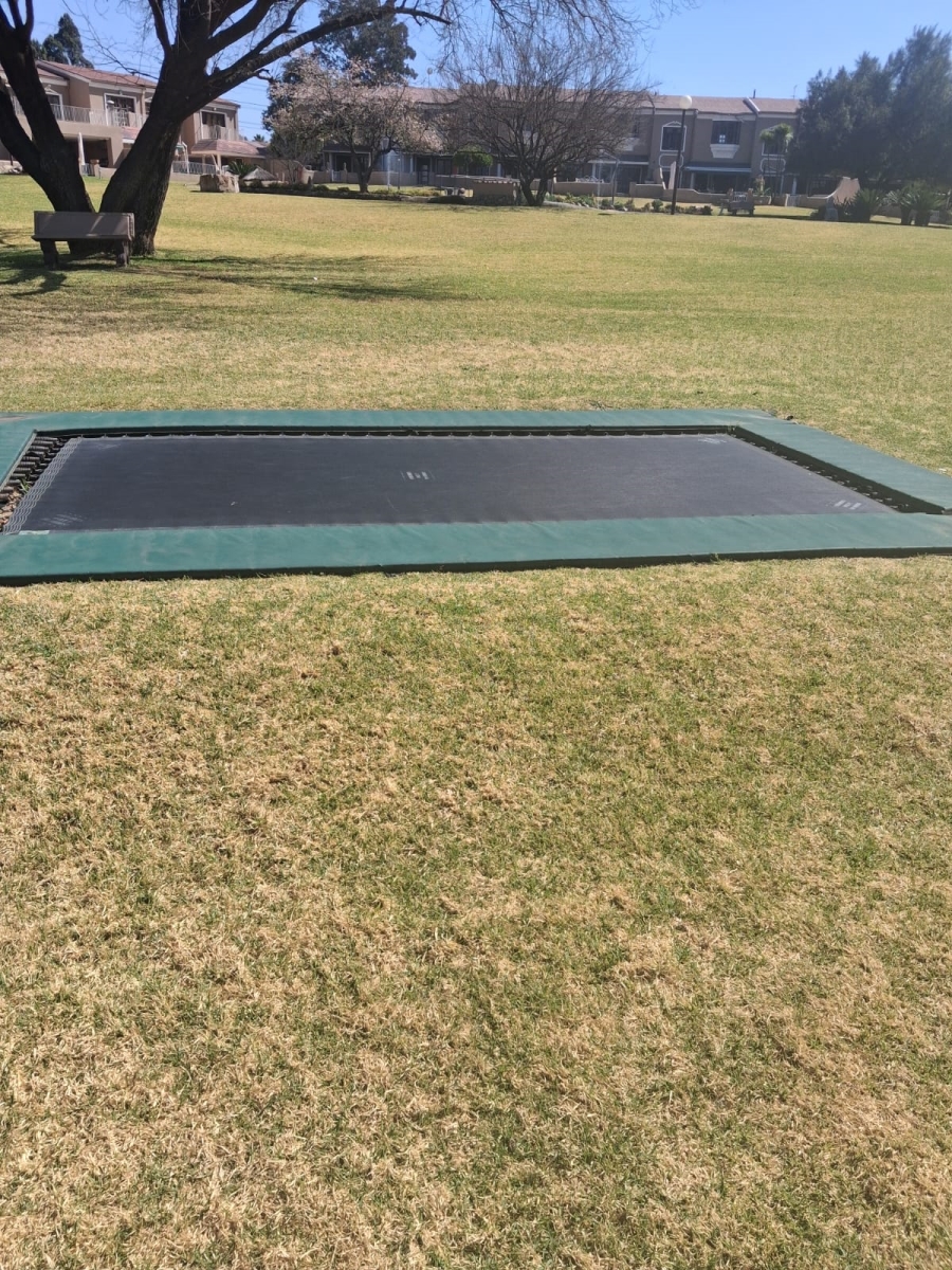 2 Bedroom Property for Sale in Peacehaven Gauteng