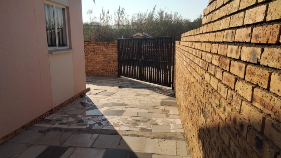 2 Bedroom Property for Sale in Zandspruit Gauteng