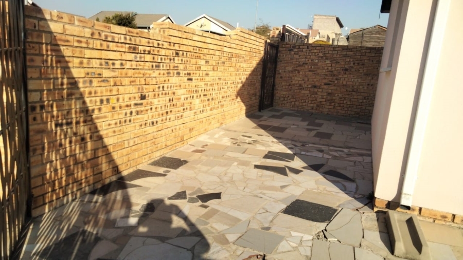 2 Bedroom Property for Sale in Zandspruit Gauteng