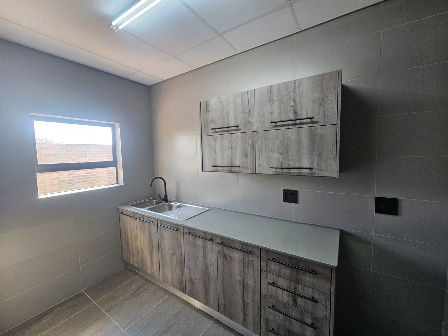 To Let Commercial Property for Rent in Sunderland Ridge Gauteng